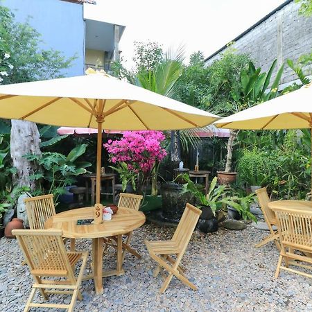 Kubu Kenak Guesthouse Seminyak  Ngoại thất bức ảnh